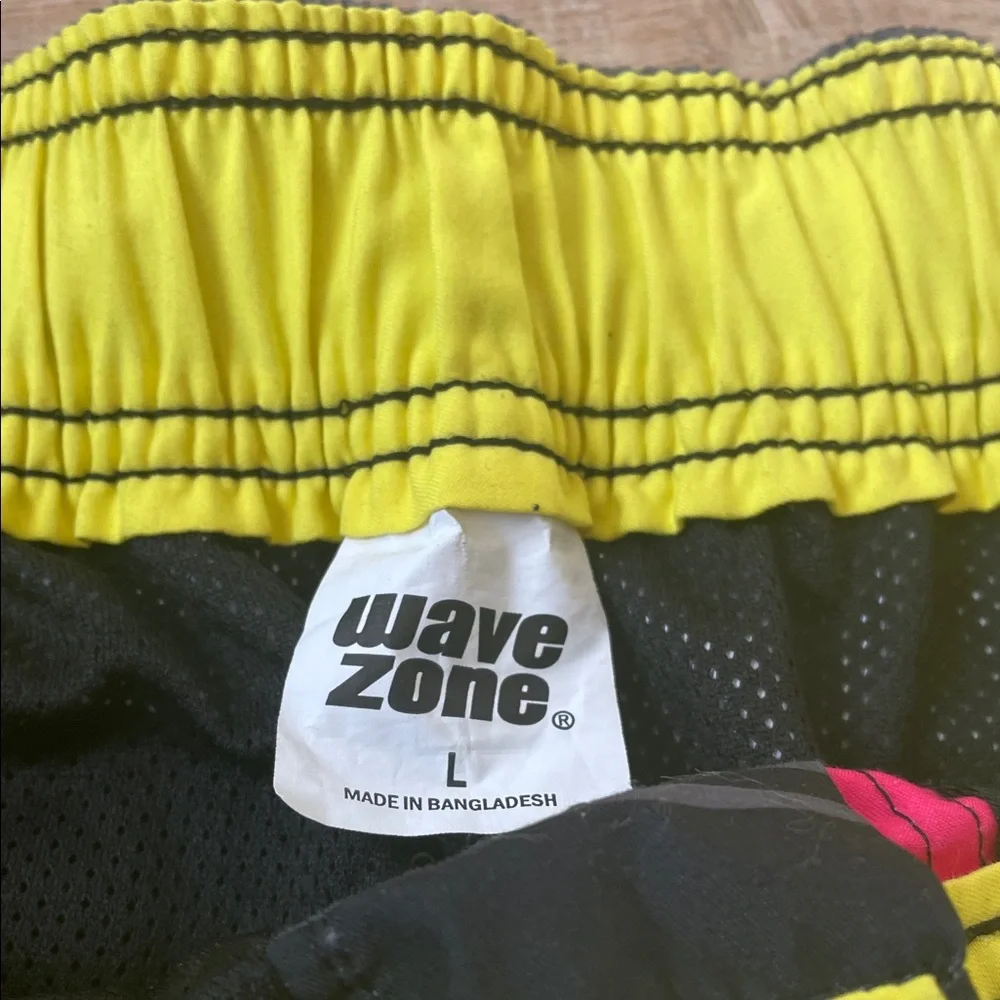 Wave Zone Men’s Striped Swim Shorts Large Vibrant Beach Trunks